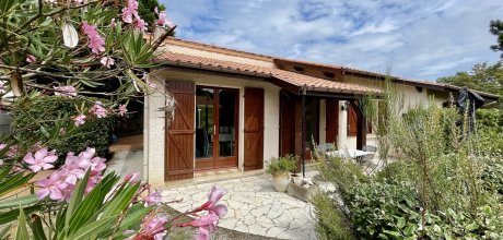 G0238 Friendly house in a quiet residential area, close to the beach
