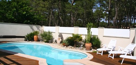 G0130 Villa avec piscine, près de la plage, très central et confortable