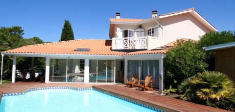 A3693 Attraktives Poolhaus in den Vallons du Ferret